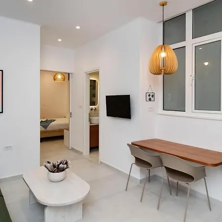 Daire Alma&nina Hanya