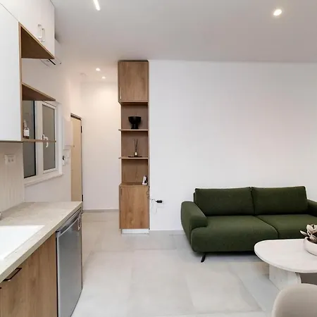 Alma & Nina アパート ハニア