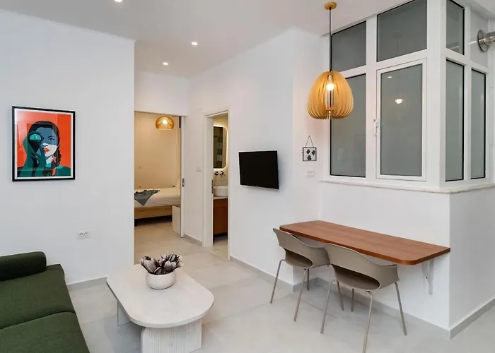 아파트 Alma & Nina 하니아